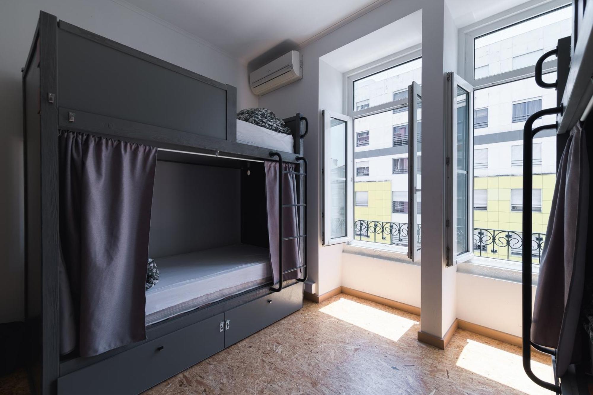 Bed 8 Bed Female Dorm Ensuite